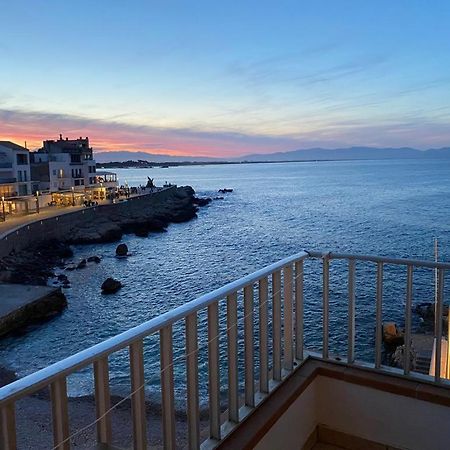 Port De'N Perris Apartman L' Escala Kültér fotó