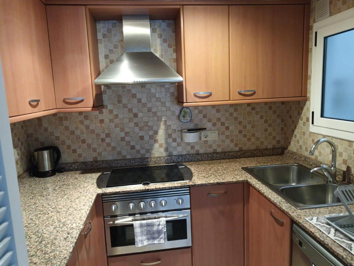 Port De'N Perris Apartman L' Escala Kültér fotó